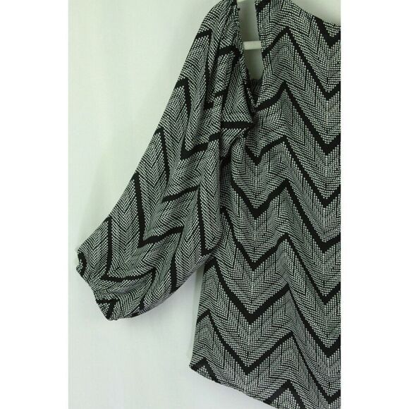 Lily White Cold Shoulder Blouse Top Black White Chevron Flowy Womens Large - Picture 3 of 8